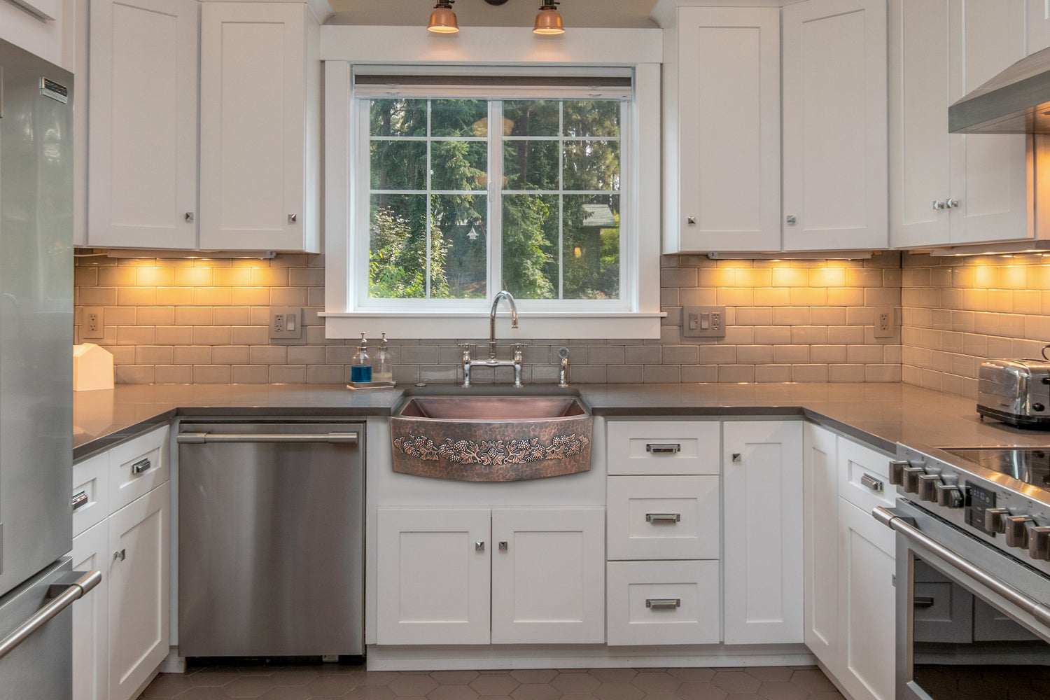 Timeless Elegance: The charm of Copper Sinks in Kitchen Renovations